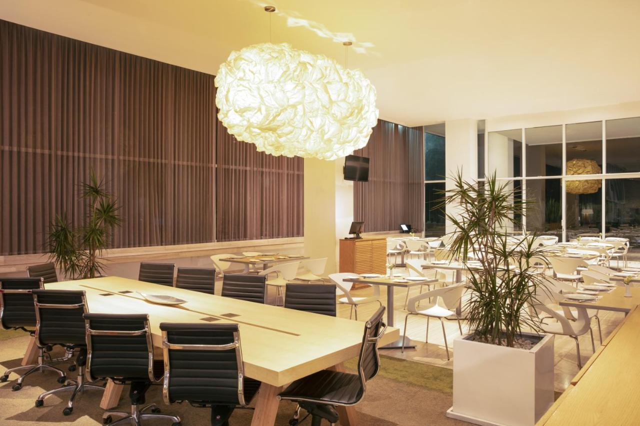 Fiesta Inn Morelia Altozano Екстериор снимка